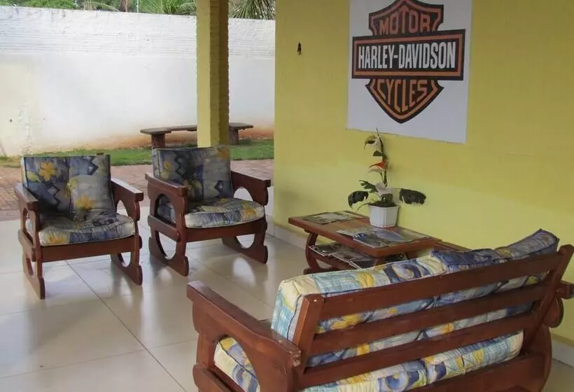 簡易ホテル Pousada Capitão Leno