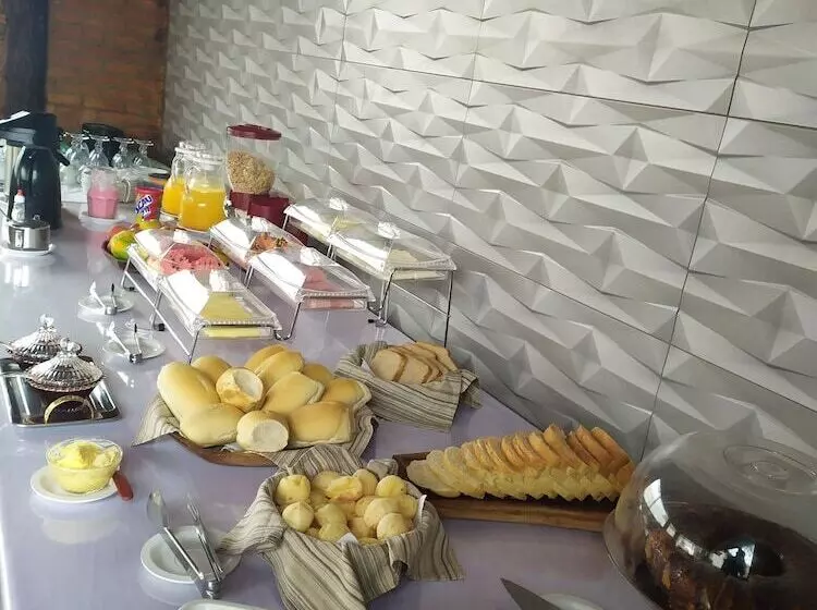 簡易ホテル Pousada Capitão Leno