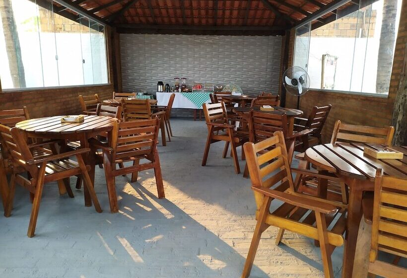 مسافرخانه Pousada Capitão Leno