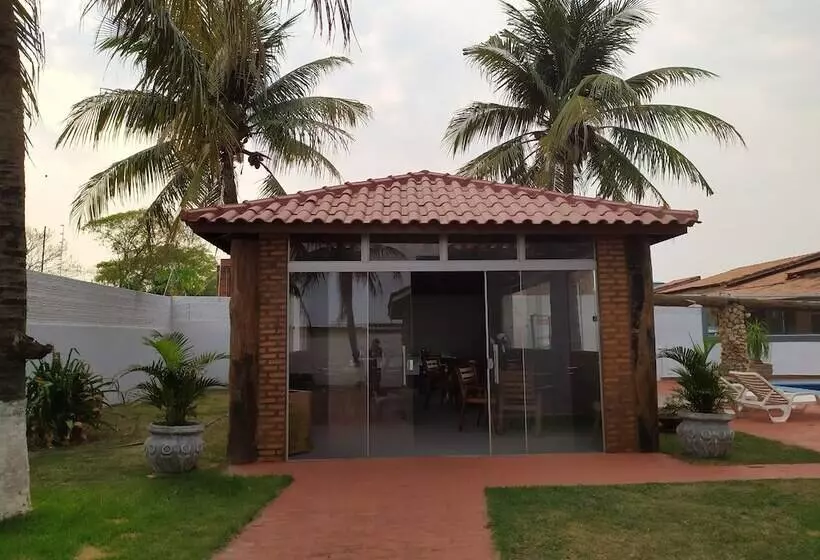 簡易ホテル Pousada Capitão Leno