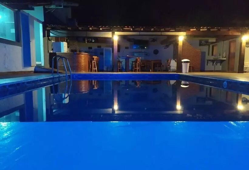 簡易ホテル Pousada Capitão Leno