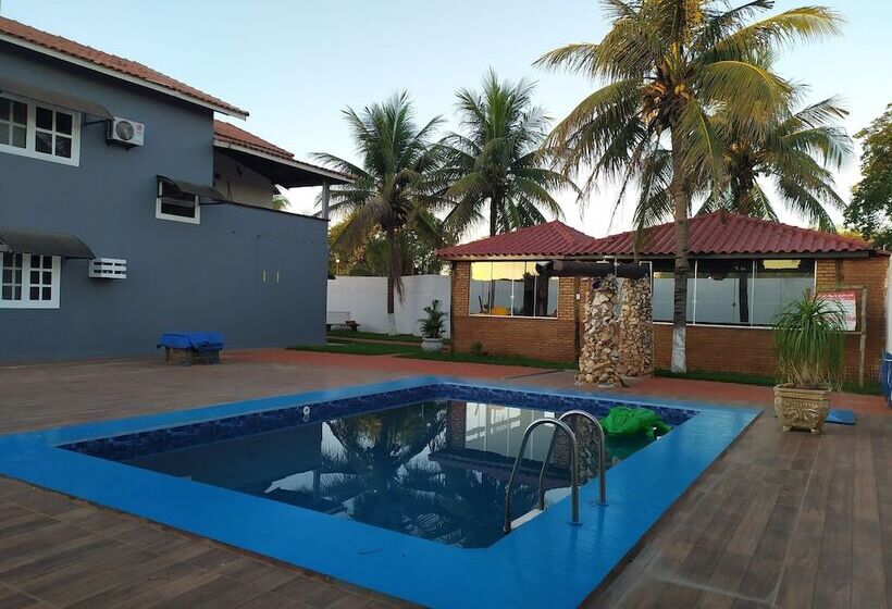 مسافرخانه Pousada Capitão Leno