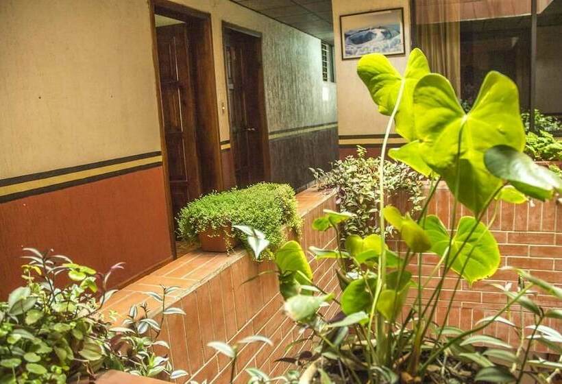 בית מלון כפרי Flores Los Ponchos