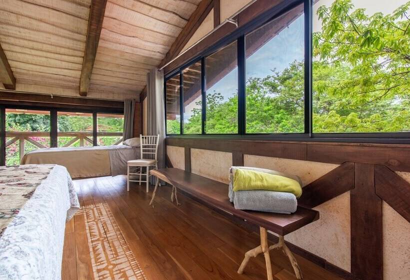 Отель Latica Lodge