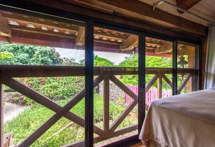 Hotelli Latica Lodge