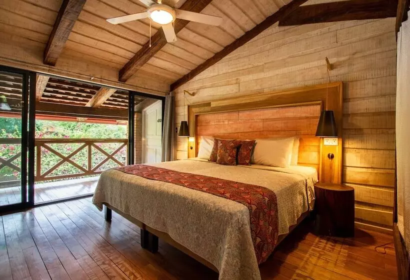 Hotelli Latica Lodge