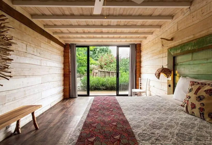 Hotelli Latica Lodge