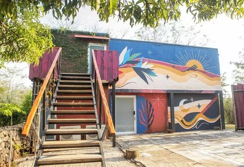 Hotelli Latica Lodge