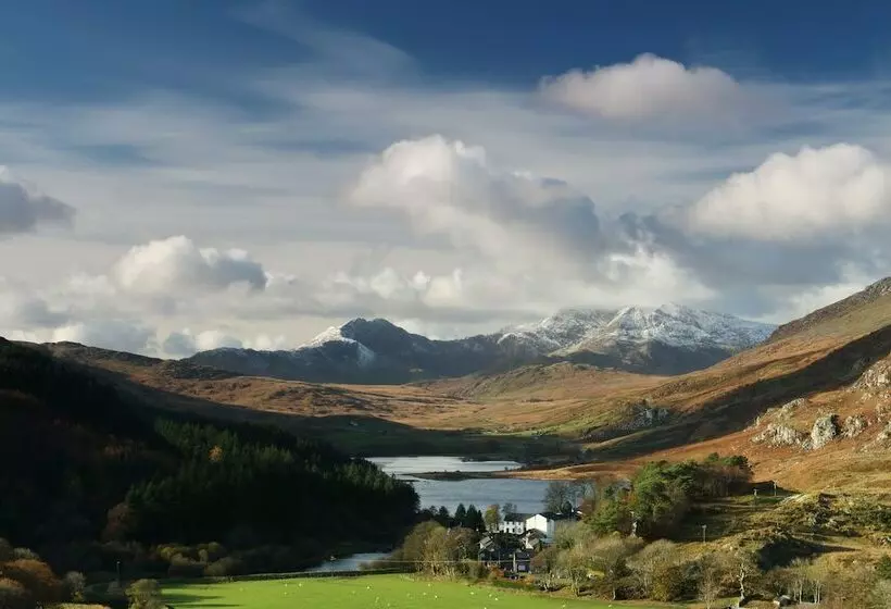 هتل Plas Y Brenin