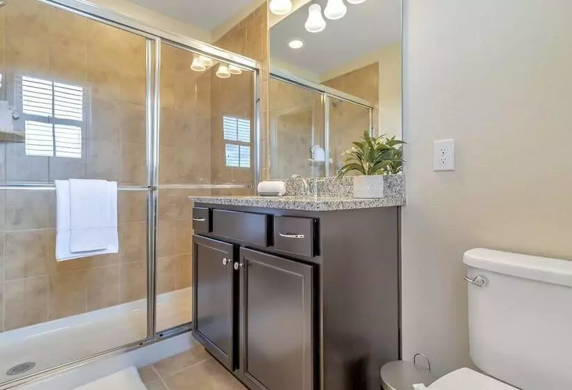 Lavish 5bd/4ba Home With Mickey Room And Stunning Pool Area #5st565