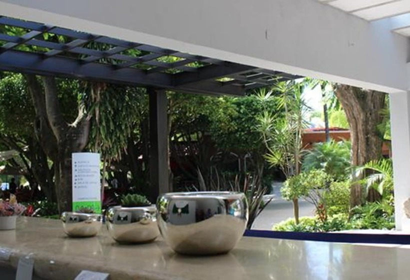 Los Laureles Hotel & Centro De Convenciones