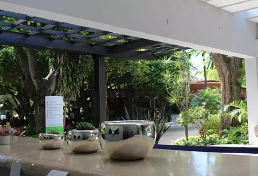 Los Laureles Hotel & Centro De Convenciones