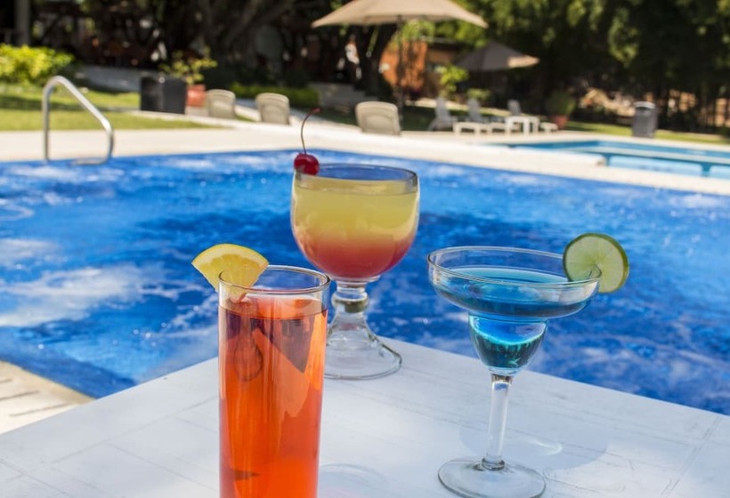 Los Laureles Hotel & Centro De Convenciones