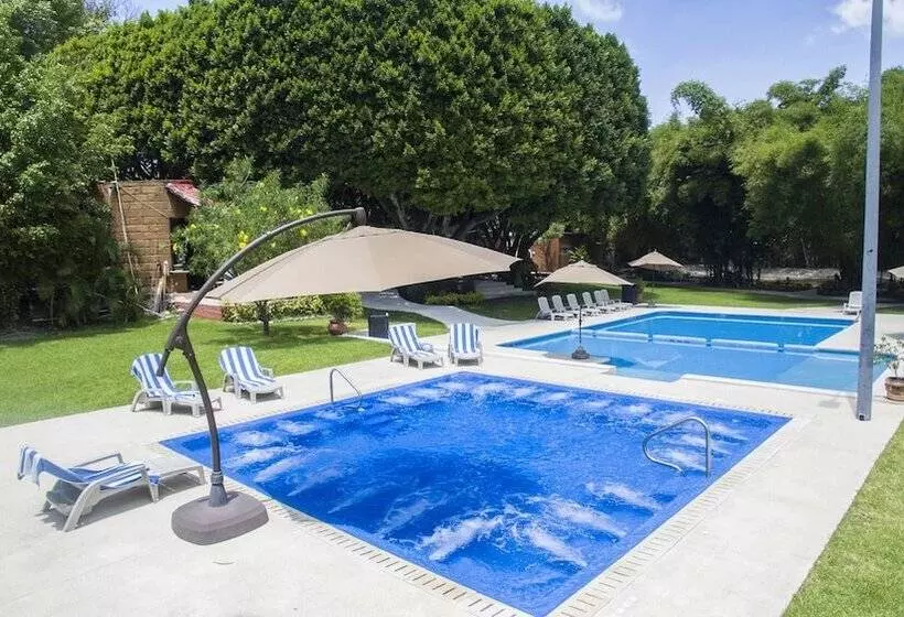 Los Laureles Hotel & Centro De Convenciones