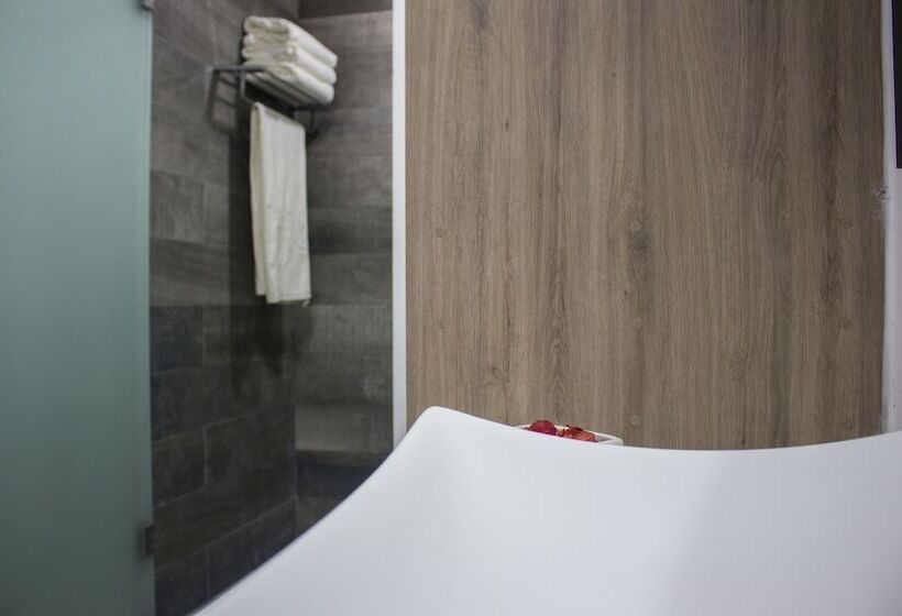 Los Laureles Hotel & Centro De Convenciones