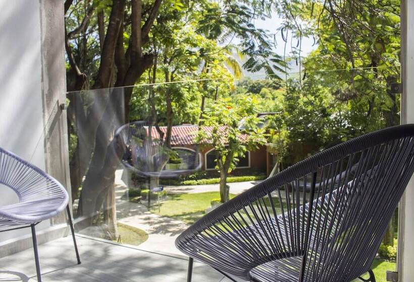 Los Laureles Hotel & Centro De Convenciones