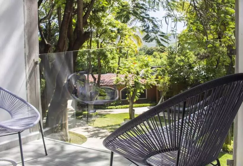 Los Laureles Hotel & Centro De Convenciones