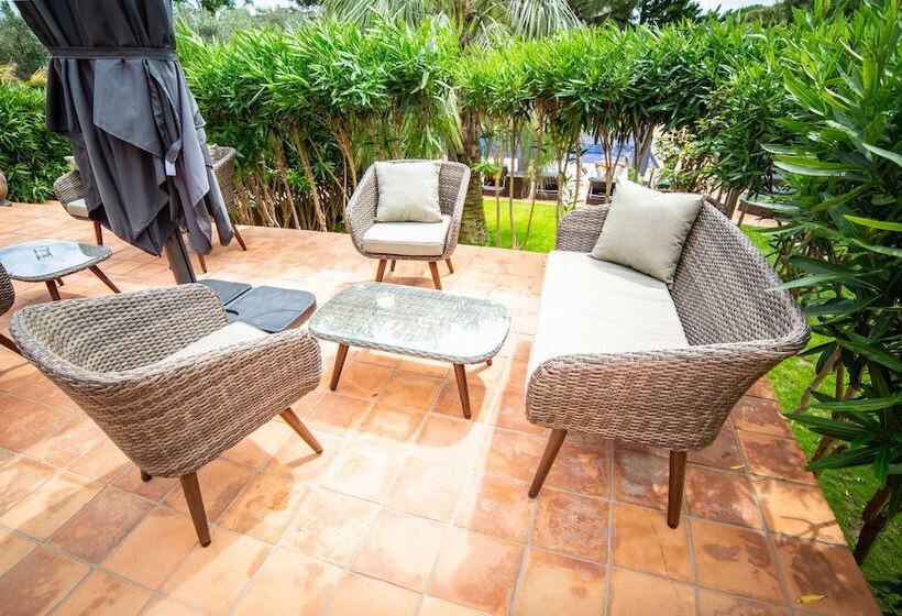 پانسیون Villa Peacock