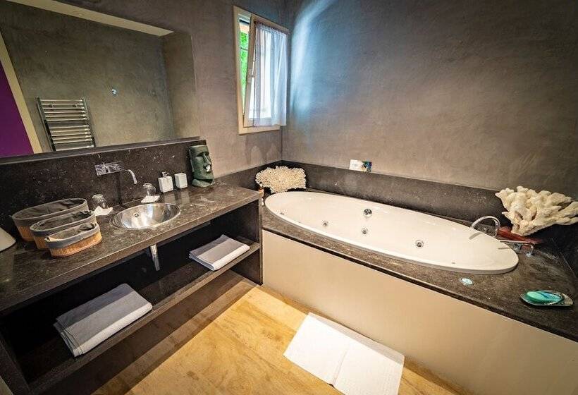 پانسیون Villa Peacock