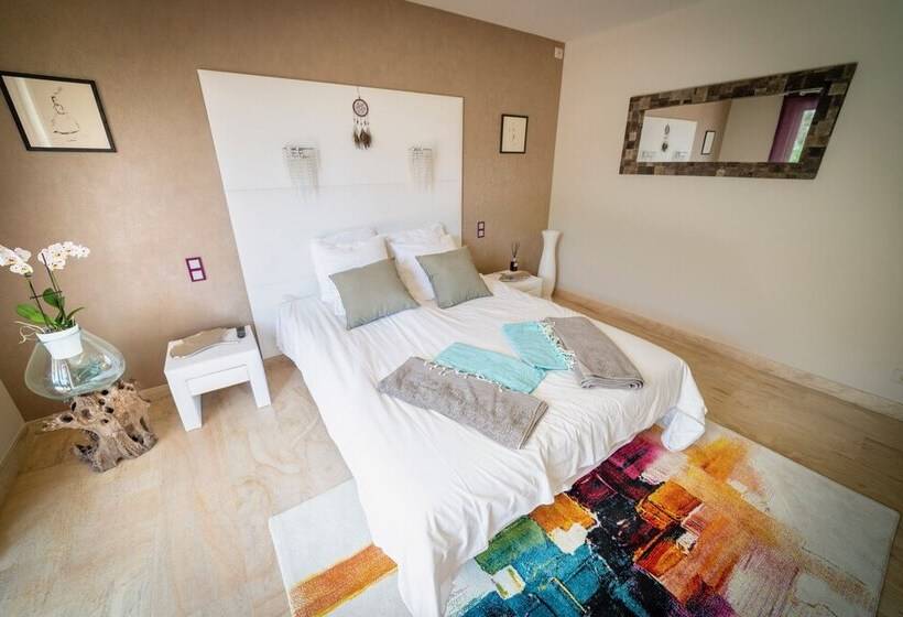 پانسیون Villa Peacock