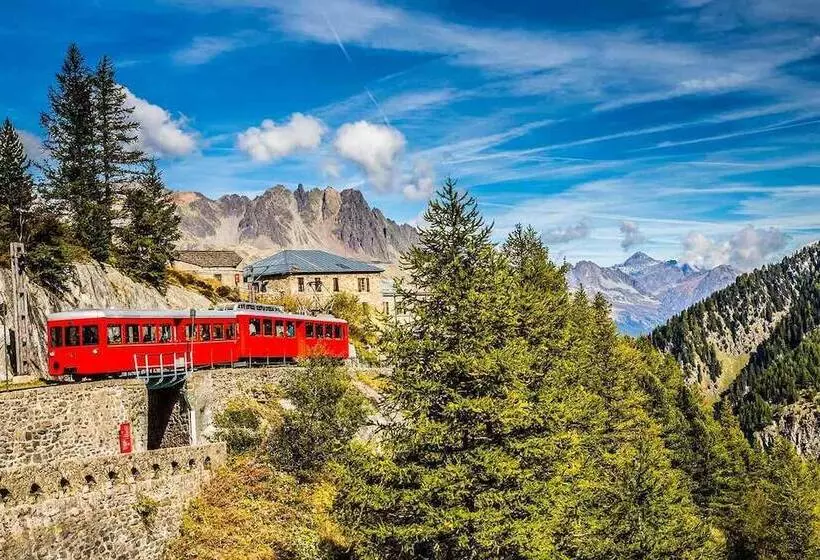 اقامتگاه Village Vacances La Forêt Des Tines