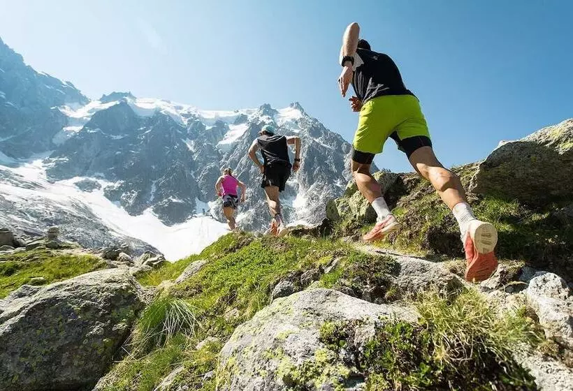 اقامتگاه Village Vacances La Forêt Des Tines