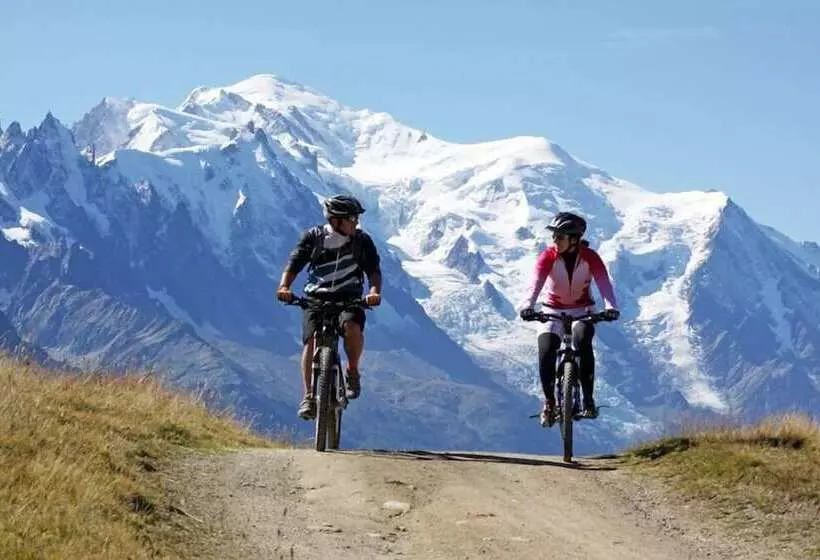 اقامتگاه Village Vacances La Forêt Des Tines