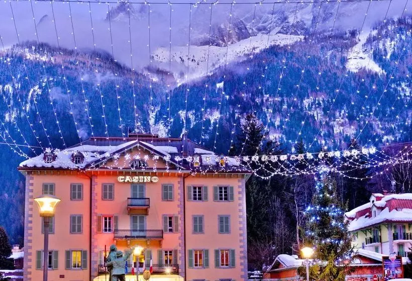 اقامتگاه Village Vacances La Forêt Des Tines