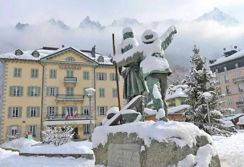 اقامتگاه Village Vacances La Forêt Des Tines