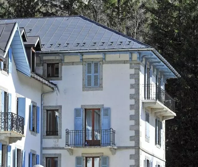 اقامتگاه Village Vacances La Forêt Des Tines