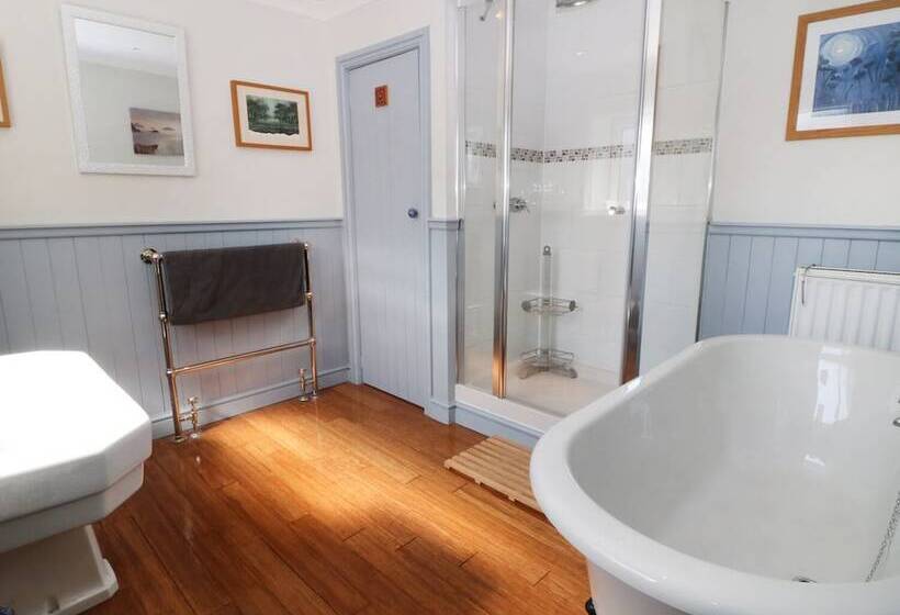 The Old School House