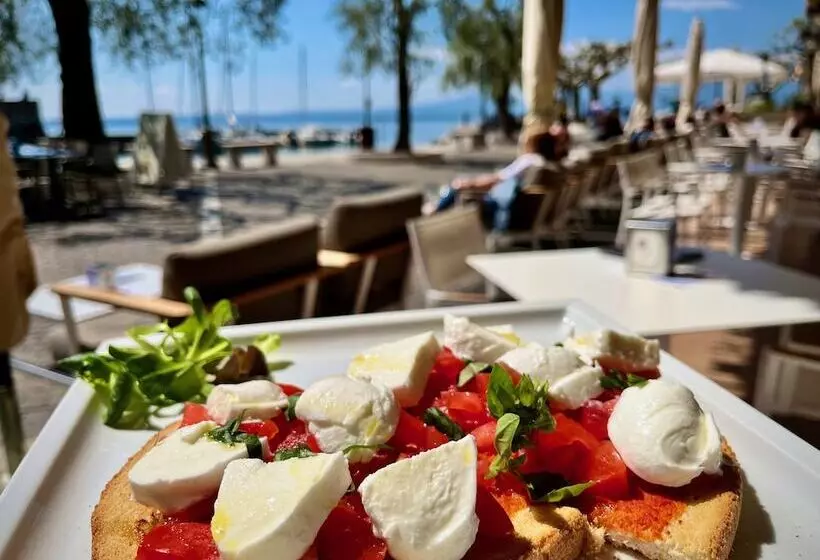 בית מלון כפרי Albergo Gardesana