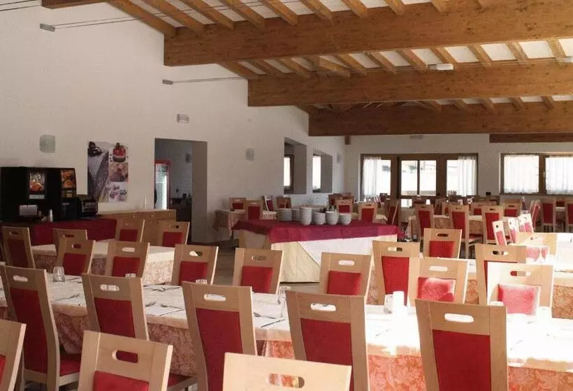 Отель Caminetto Mountain Resort