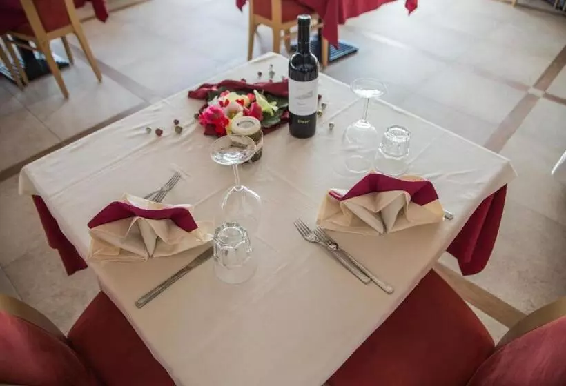 Отель Caminetto Mountain Resort