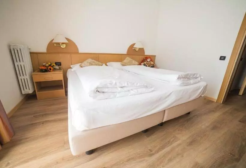 Отель Caminetto Mountain Resort