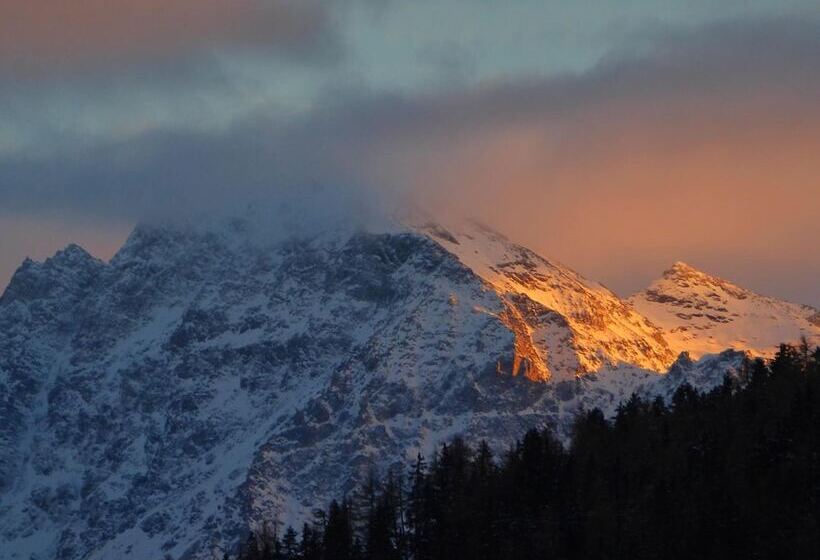 Отель Edelweiss