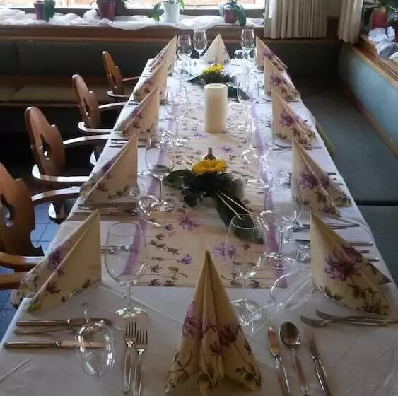 Отель Edelweiss