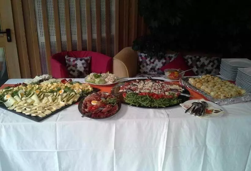 Отель Edelweiss