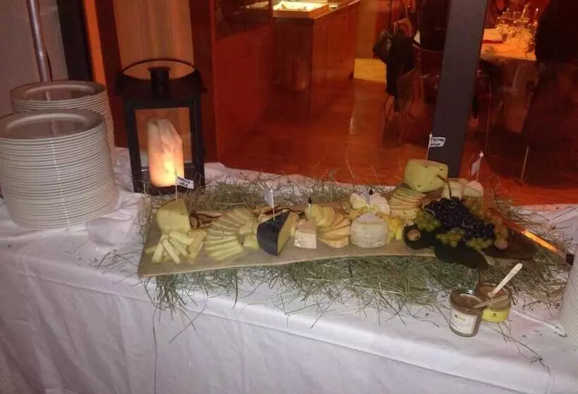 Отель Edelweiss