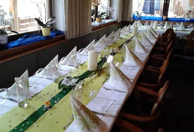 Отель Edelweiss