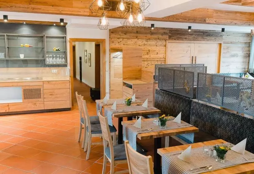 Отель Gasthof Weisses Ross