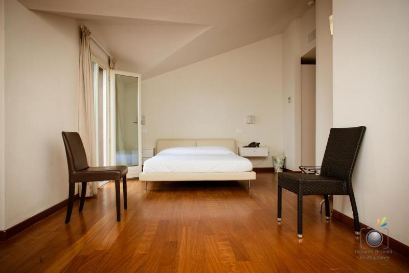 Отель La Castellana