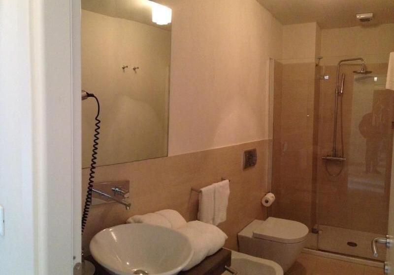 Отель La Castellana