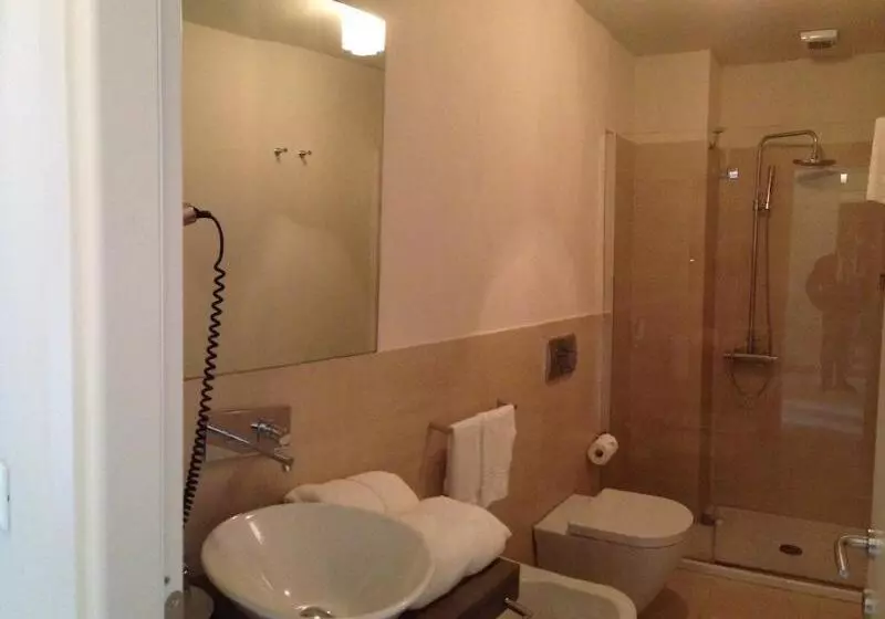 هتل La Castellana