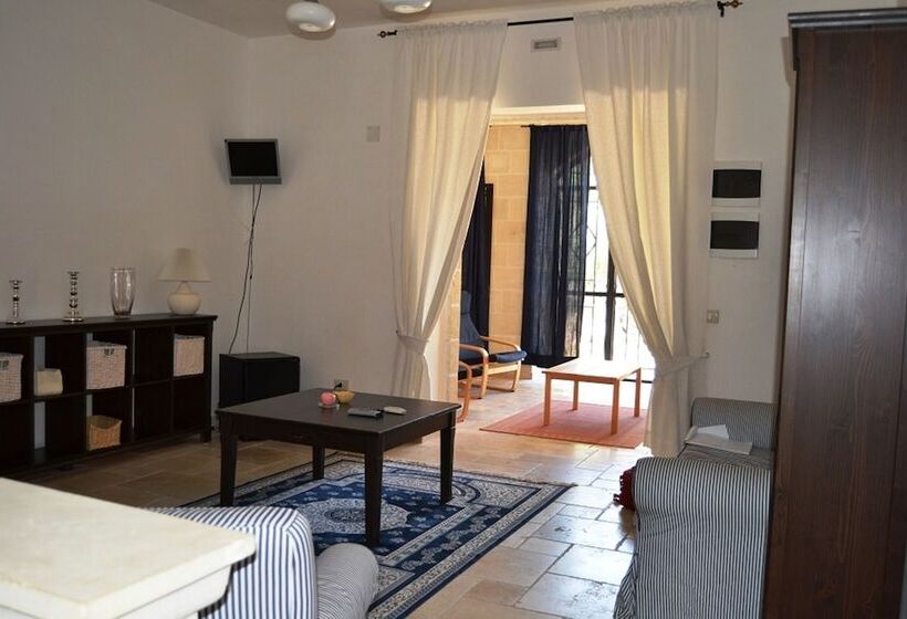 בית מלון כפרי La Vigna Vecchia