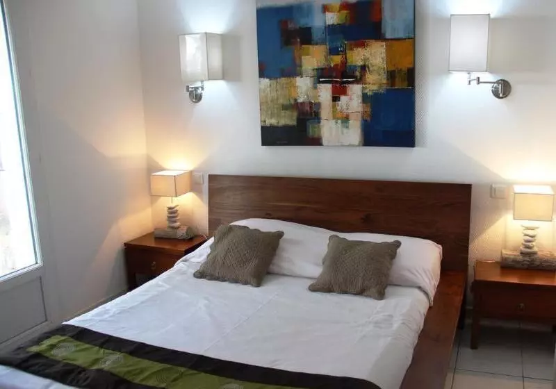 Отель Les Hauts De Portovecchio