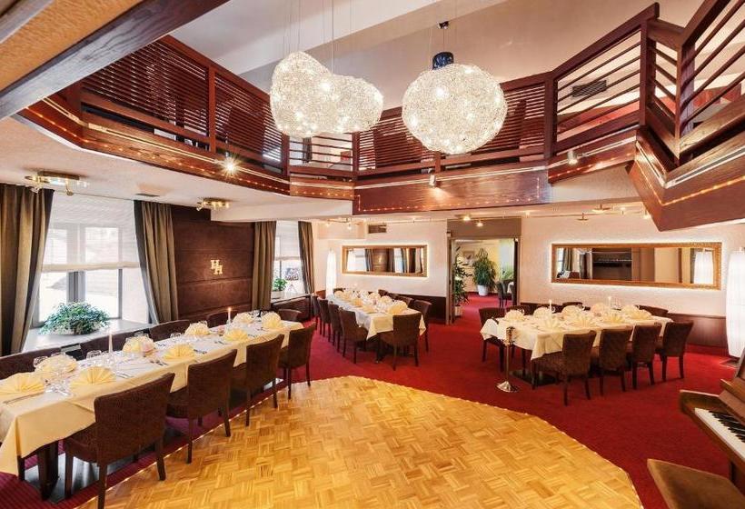 בית מלון כפרי & Restaurant Hessischer Hof