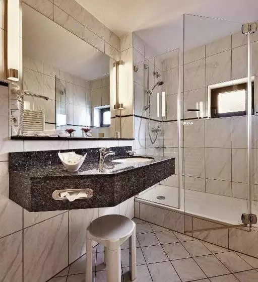 Отель & Restaurant Hessischer Hof