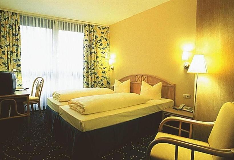 בית מלון כפרי & Restaurant Hessischer Hof