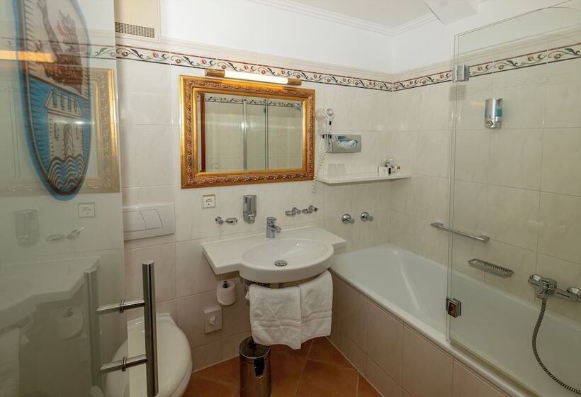 Schloss Hotel Wasserburg